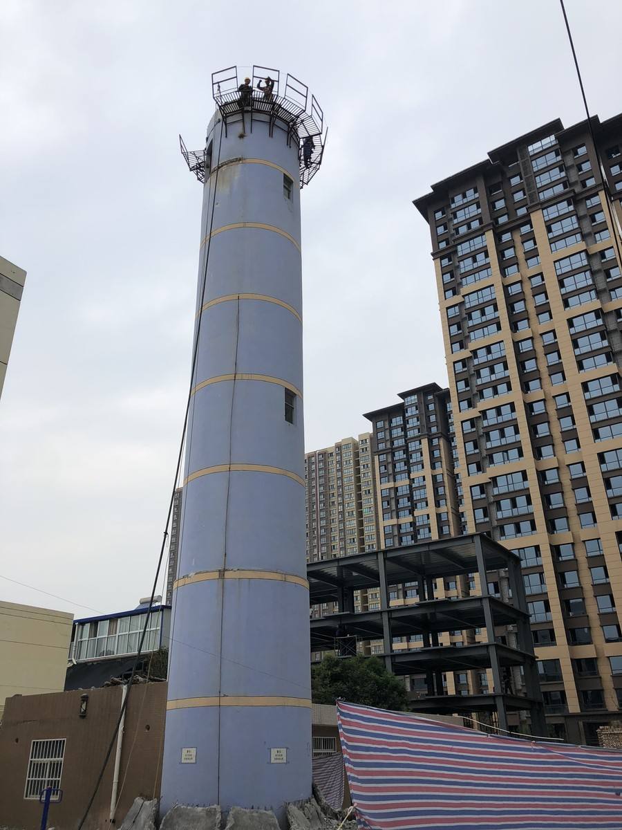烟囱拆除为什么要请专业的拆除公司？