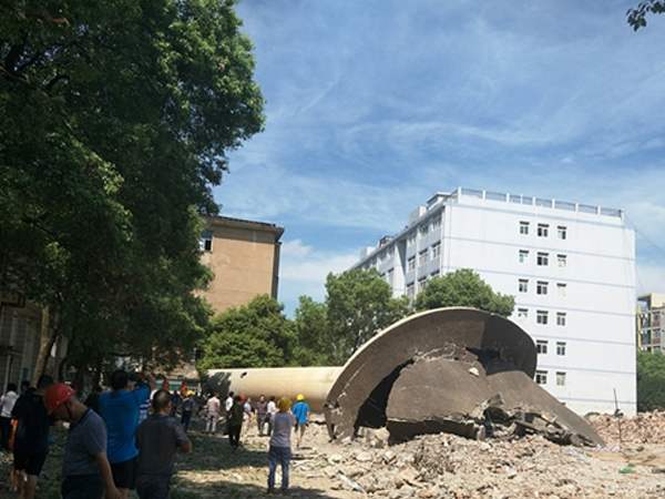 烟囱拆除的危险因素