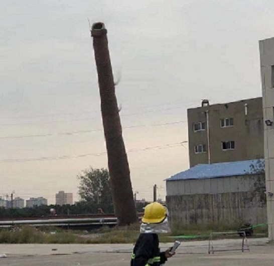 烟囱定向爆破-正确方法