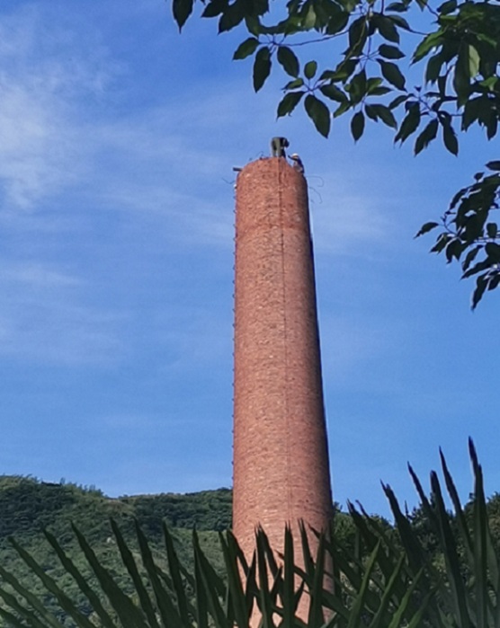 砖烟囱人工拆除-必须要搭建脚手架吗？