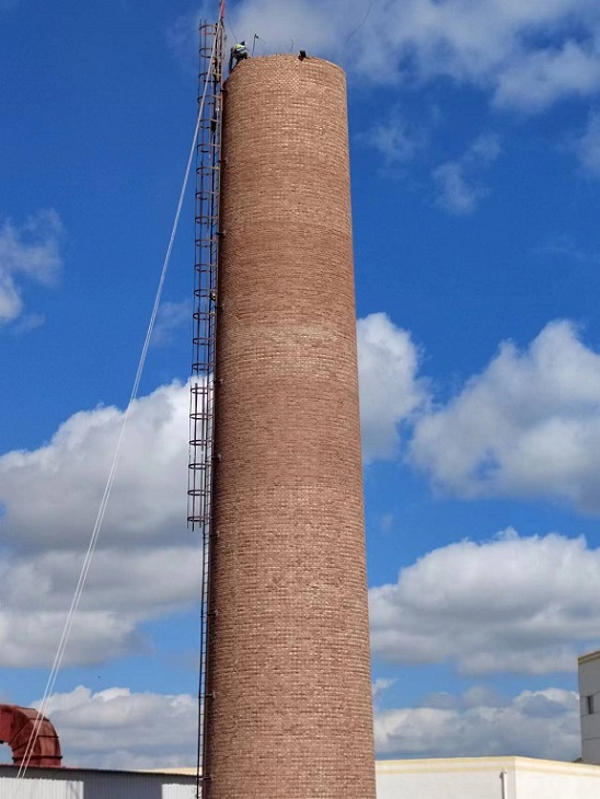 烟囱拆除公司:安全环保,实现拆除与环保的完美结合