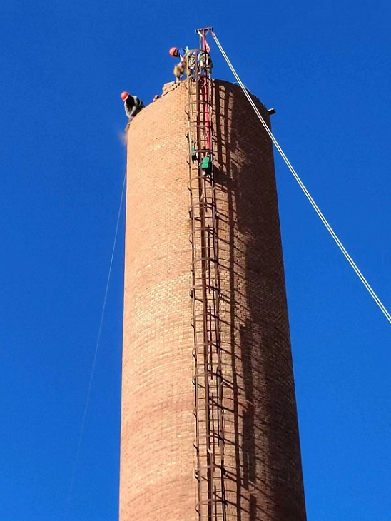 拆除烟囱公司：环保拆除与安全的双重保障