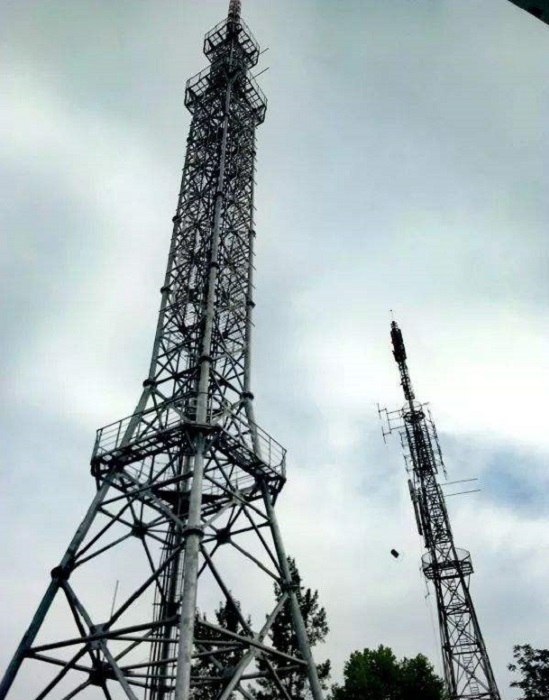 铁塔拆除：根据现场，如何选择合适的拆除方案