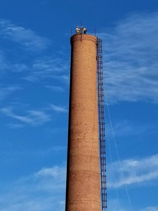 烟囱拆除:选择实力服务商的重要性