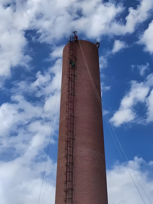 烟囱拆除的几种常见方式及其专业解析